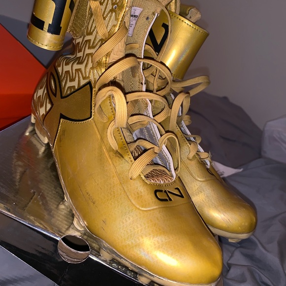 Under Armour Cam Newton Cleats - Picture 2 of 5